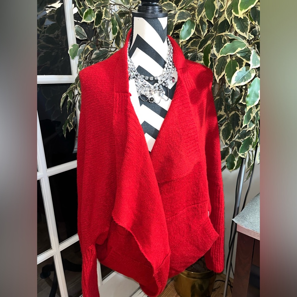 BOB GMAXAZRIA Stylish Red Throw Sweater NWT Size M